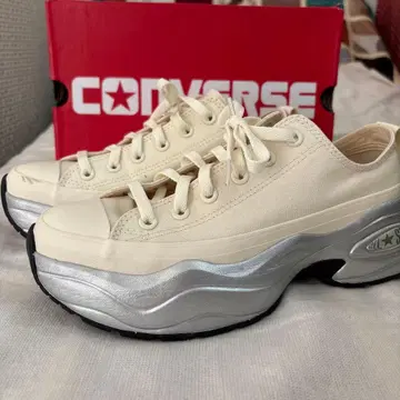 CONVERSE 통굽 화이트 스니커즈