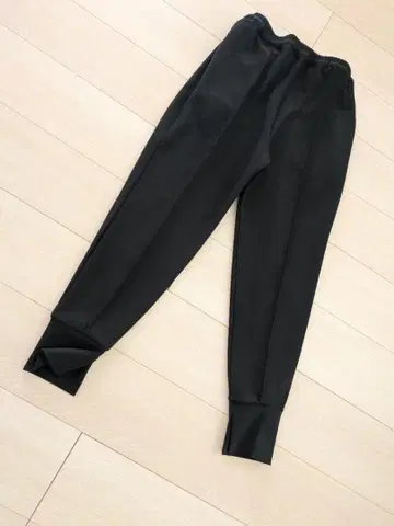 meri 메리 조거 팬츠 테이퍼드 블랙 검정 허리밴딩