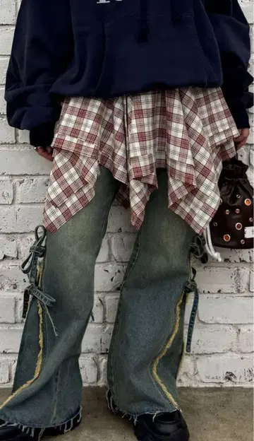 체크 언밸런스 밑단 미니 스커트 차오패닉