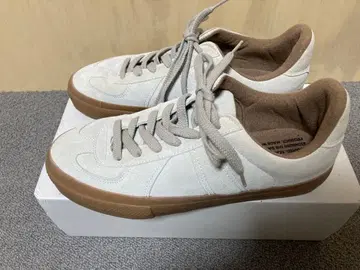 새상품 박스 포함 리프로덕션 오브 파운드 저먼 트레이너 4700S