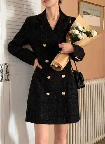 Attrangs 블랙 트위드 더블 버튼 원피스