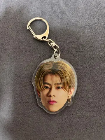 얼굴 모양 아크릴 키링