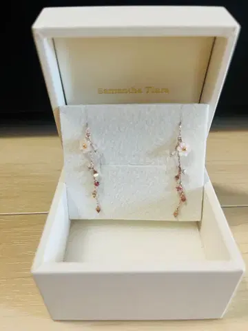 [미사용 새상품] 사만다 티아라 K10 PG 쉘 플라워 귀걸이 롱