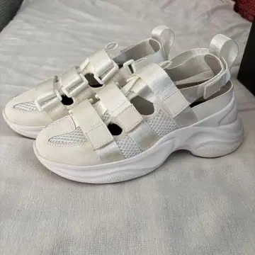 비어즐리 beardsley 화이트 스포츠 샌들 스트랩 포함