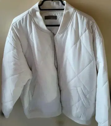 *BLUE STRIVE 화이트 퀼팅 자켓