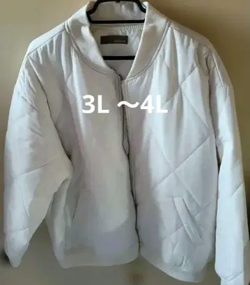 *BLUE STRIVE 화이트 퀼팅 자켓