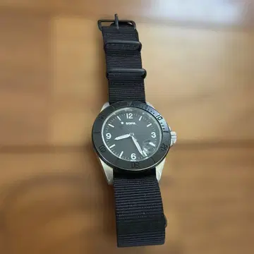 SOPH. 아날로그 손목시계 블랙