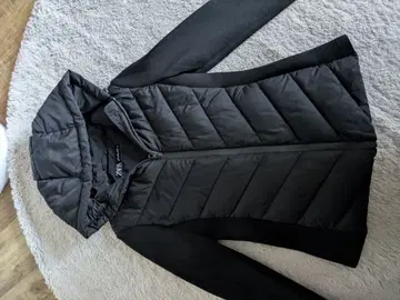 ZARA 블랙 다운 자켓 후드 부착 S
