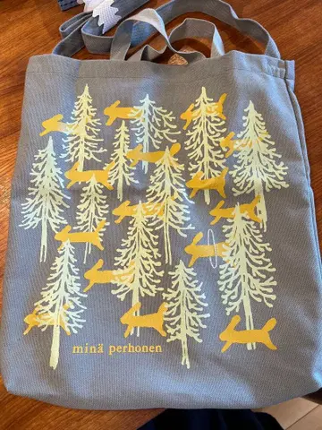 미나 페르호넨 토트백 동물과 나무 디자인