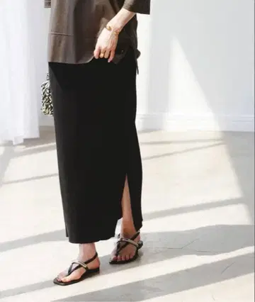 [새상품급] NOBLE 토탄 골지 타이트 스커트 블랙