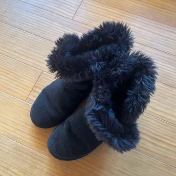 블랙 어그 부츠 플리스 소재