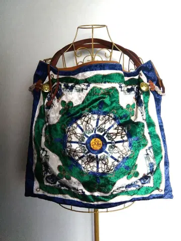 새상품급 TOPKAPI 마일드 새틴 가죽 스카프 토트백 A4 수납 가능