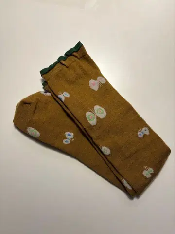 1 미나 페르호넨 hanahane 하이삭스 1켤레