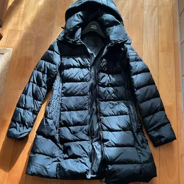 TATRAS 블랙 다운 자켓 후드 부착