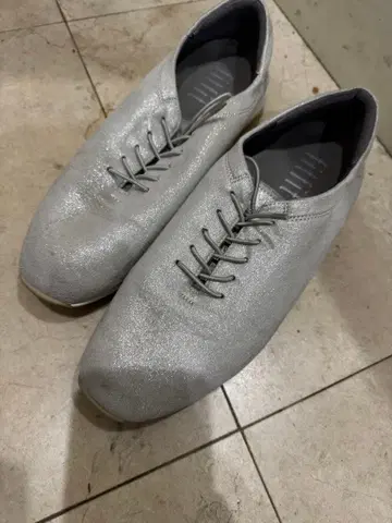 실버 글리터 레이스업 슈즈
