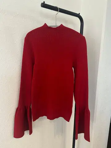 라운지 드레스 빨간색 볼륨 소매 리브 니트