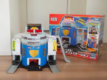 토미카 빙글빙글 변형! 토미카 DX 폴리스 스테이션