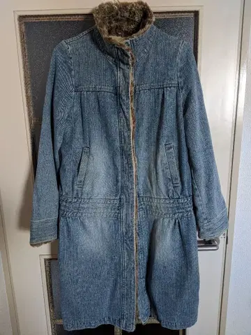 a play with happy ending 데님 퍼 부착 롱 코트