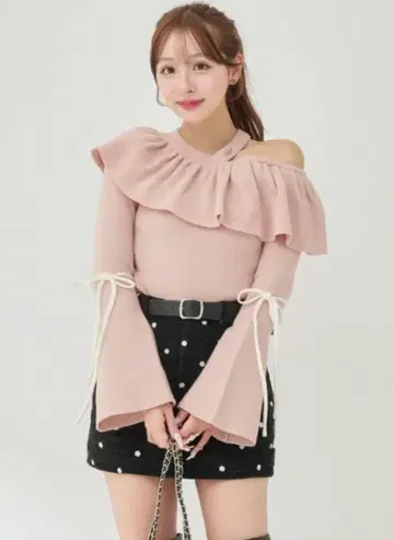 택 포함 새상품 다리치 벨 슬리브 프릴 니트탑 핑크 Darich