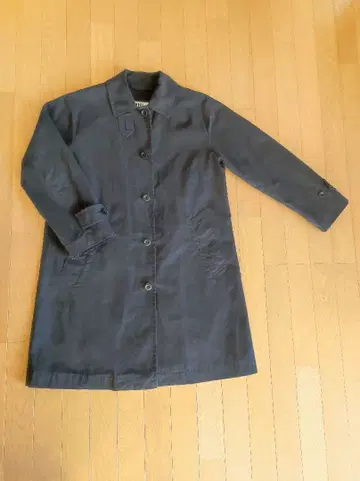 MHL. 다운 라이너 포함 네이비 트렌치코트