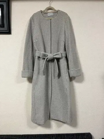 셀포드 라이트 그레이 하운드투스 노카라 코트