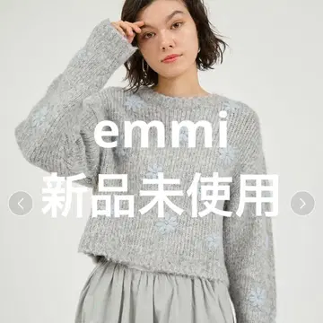 미사용 새상품 emmi 플라워 자수 니트탑 즉시 완판 아이템
