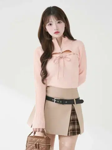 택 포함 새상품 다리치 스티치 리본 오픈 니트탑 핑크