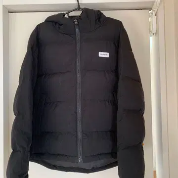 Critical Slide 블랙 다운 자켓