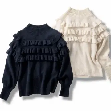 그 프릴 달린 네이비 니트 스웨터