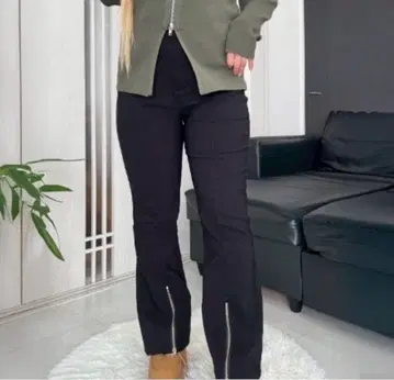 시마무라 멜리 콜라보 밑단 ZIP 세미 플레어 팬츠