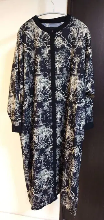 아리무라 류타로 the closet 롱 원피스