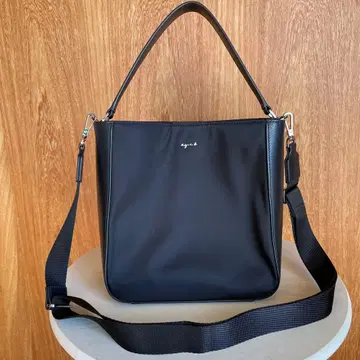 아네스 베 블랙 숄더백