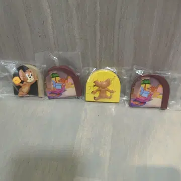 톰과 제리 제리와 타피가 있는 집 피규어