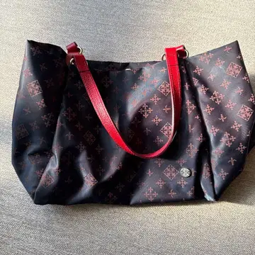 러셋 토트백 블랙 레드