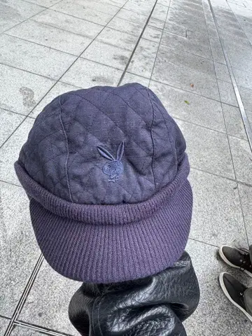 y2k Playboy 원 포인트 립 니트 헌팅 캡 모자 네이비