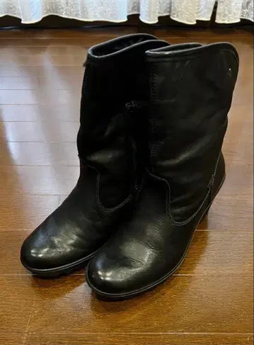 EMU 블랙 가죽 웨지 힐 부츠