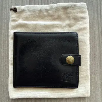 IL BISONTE 블랙 가죽 접이식 지갑