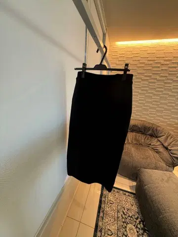 1er 블랙 타이트 스커트 슬릿