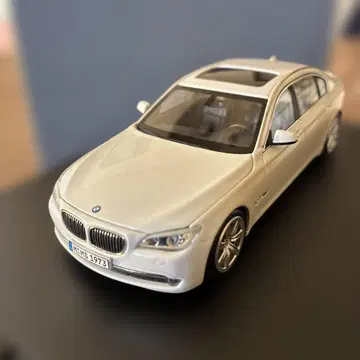 새상품 [정품] BMW 7시리즈 미니카 화이트