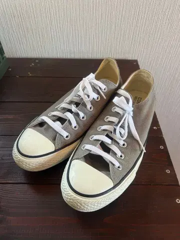 CONVERSE 그레이 로우컷 스니커즈