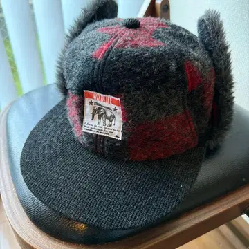 WILDLIFE 귀달이 플라이트 캡 블랙 레드 체크