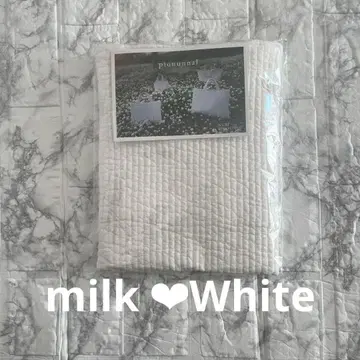 비오는날 milk White