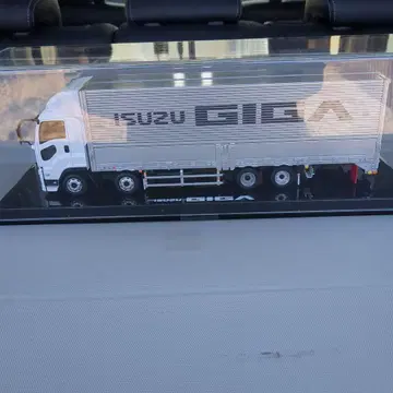 ISUZU GIGA 1/32 다이캐스트 모델