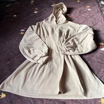 베이지 플리스 긴팔 원피스