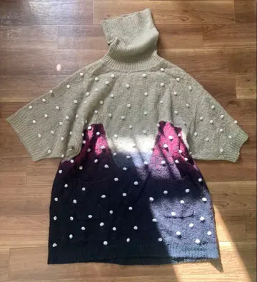 henrikvibskov 헨릭 비브스코프 터틀 니트 스웨터 폼폼