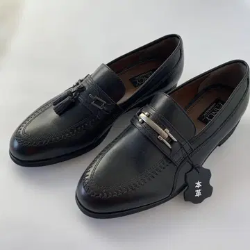 천연 가죽 태슬 로퍼 블랙 좌우 디자인 다름 B18