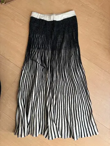 스트라이프 니트 롱 스커트
