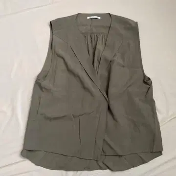 LUCA 카키 베스트