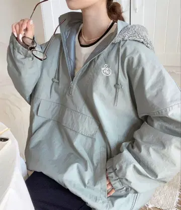 후드 부착 보아 절개 충전솜 안감 퀼팅 사이드 슬릿 빅 풀오버