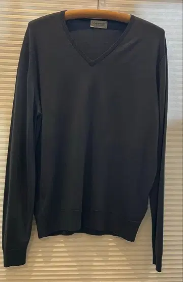 가격 인하했습니다! JOHN SMEDLEY V넥 스웨터 L